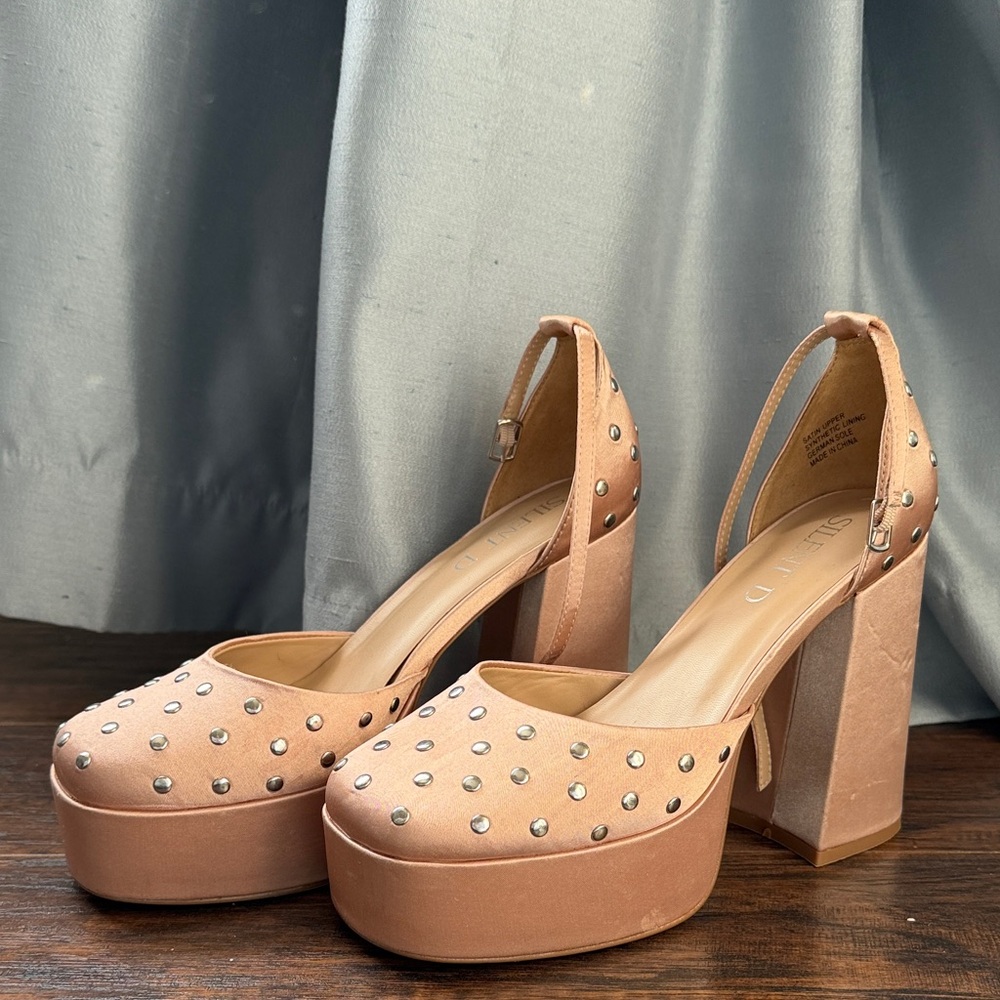 Silent D pink satin platform heels size 39